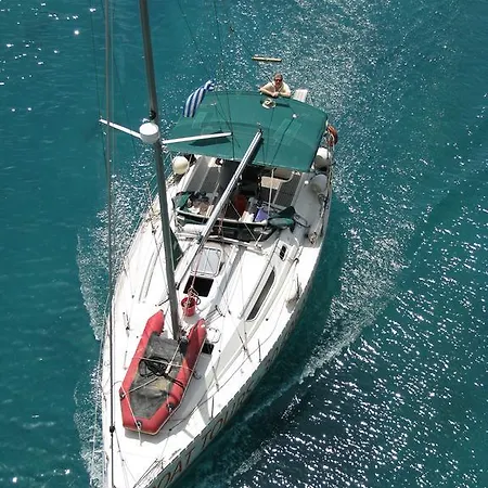 Sailboat Thetis *