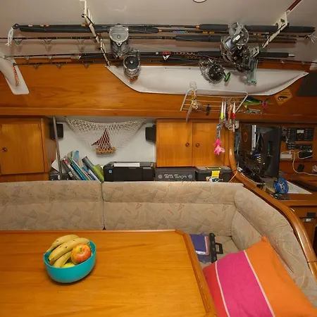 Botel Sailboat Thetis *